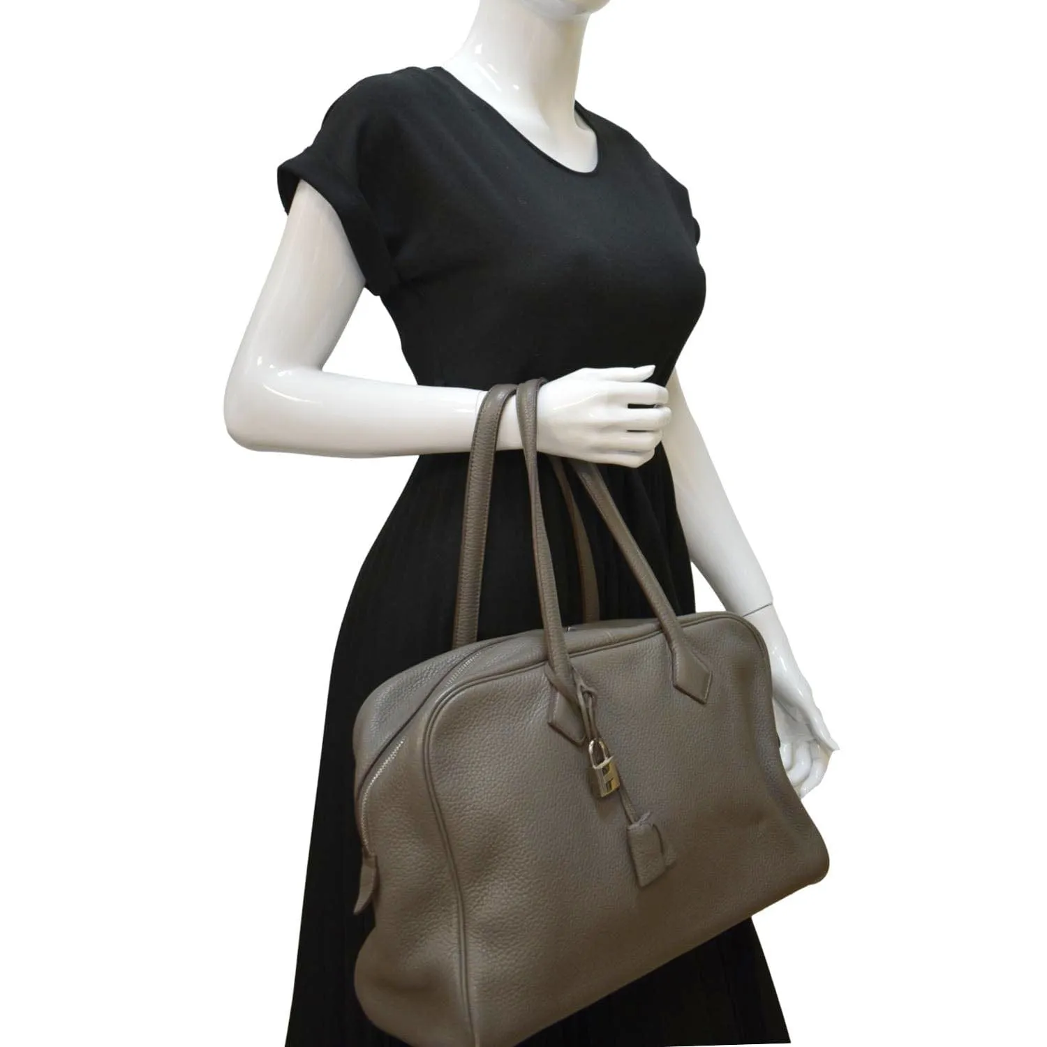 HERMES Victoria II Taurillon Clemence Leather Shoulder Bag Taupe