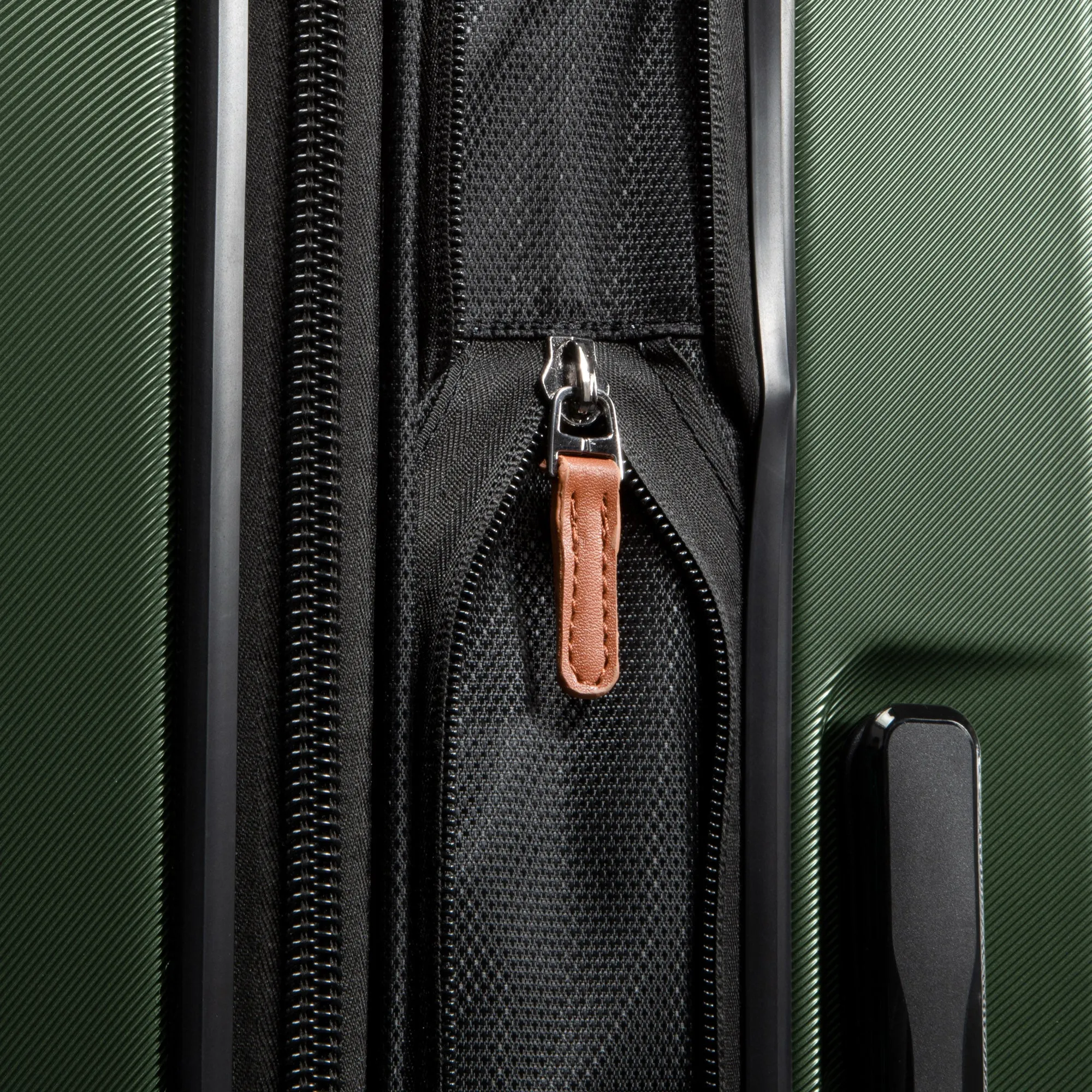Ricardo Beverly Hills Montecito 2.0 25" Hardside Expandable Spinner - ONLINE ONLY