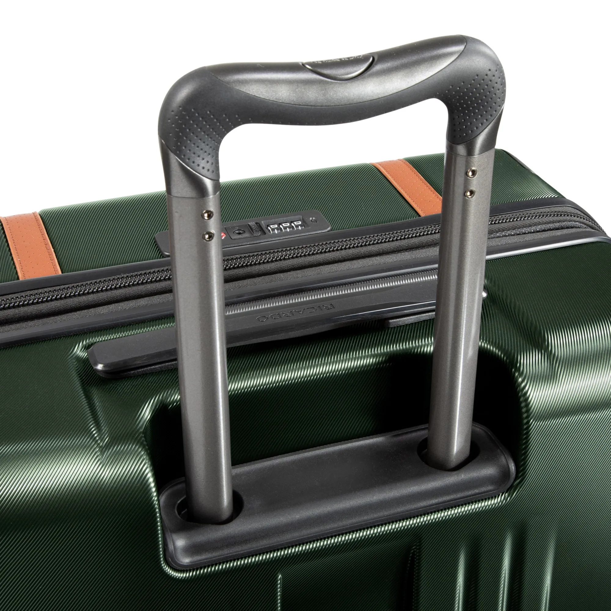 Ricardo Beverly Hills Montecito 2.0 25" Hardside Expandable Spinner - ONLINE ONLY