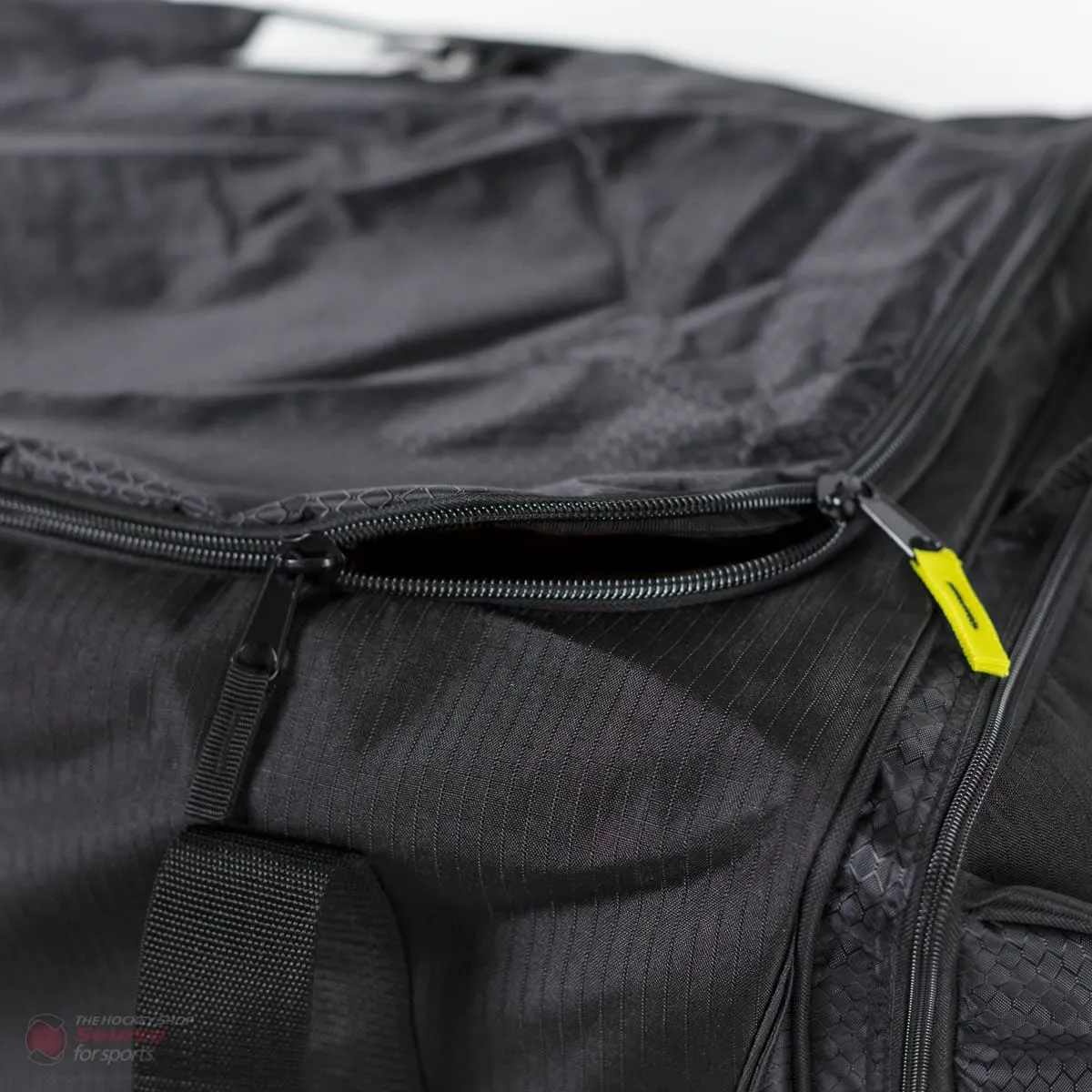Warrior Q20 Junior Wheel Hockey Bag